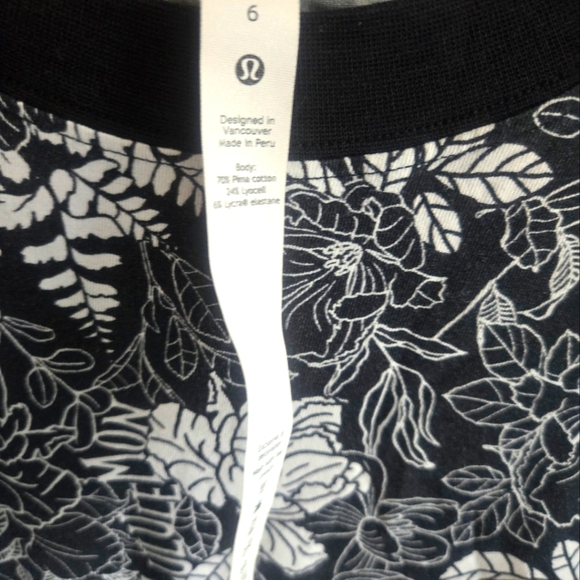 Lululemon size 6 boyfriend tee - Picture 2 of 2